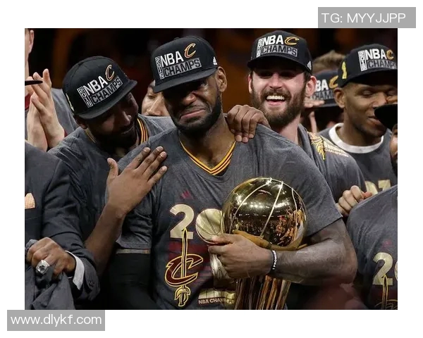 詹姆斯领衔骑士全队加紧备战季后赛雄心勃发